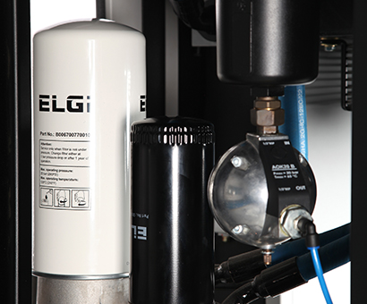 Detalhe dos filtros e componentes de separação do compressor ELGi Série EG