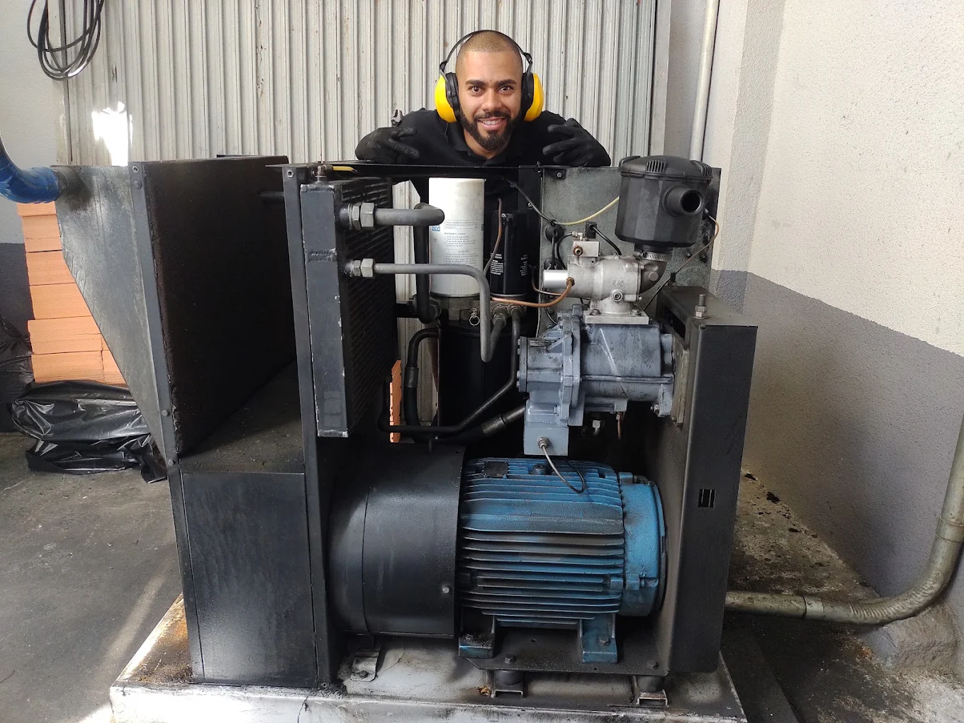 Atendimento emergencial rápido para compressor industrial em São Paulo