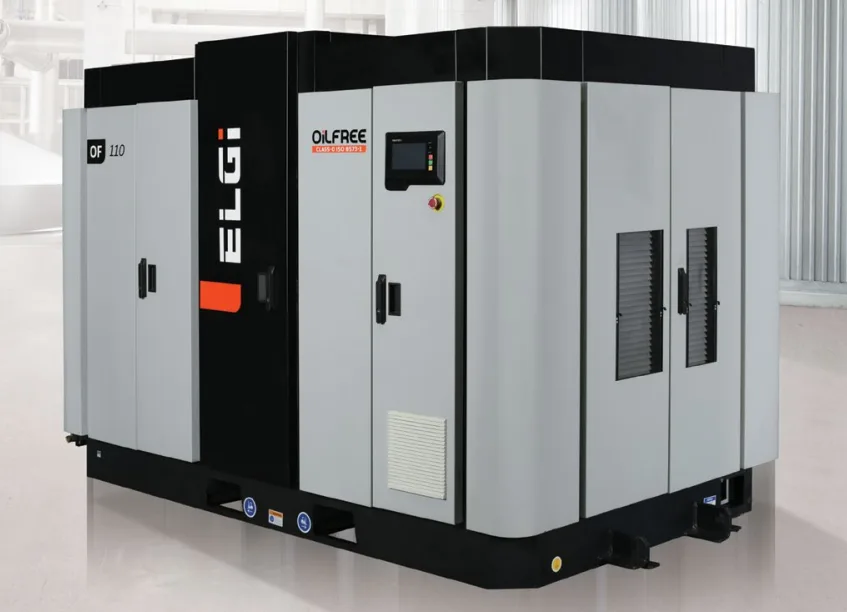Técnico da Arsystem realizando manutenção preditiva em compressor industrial